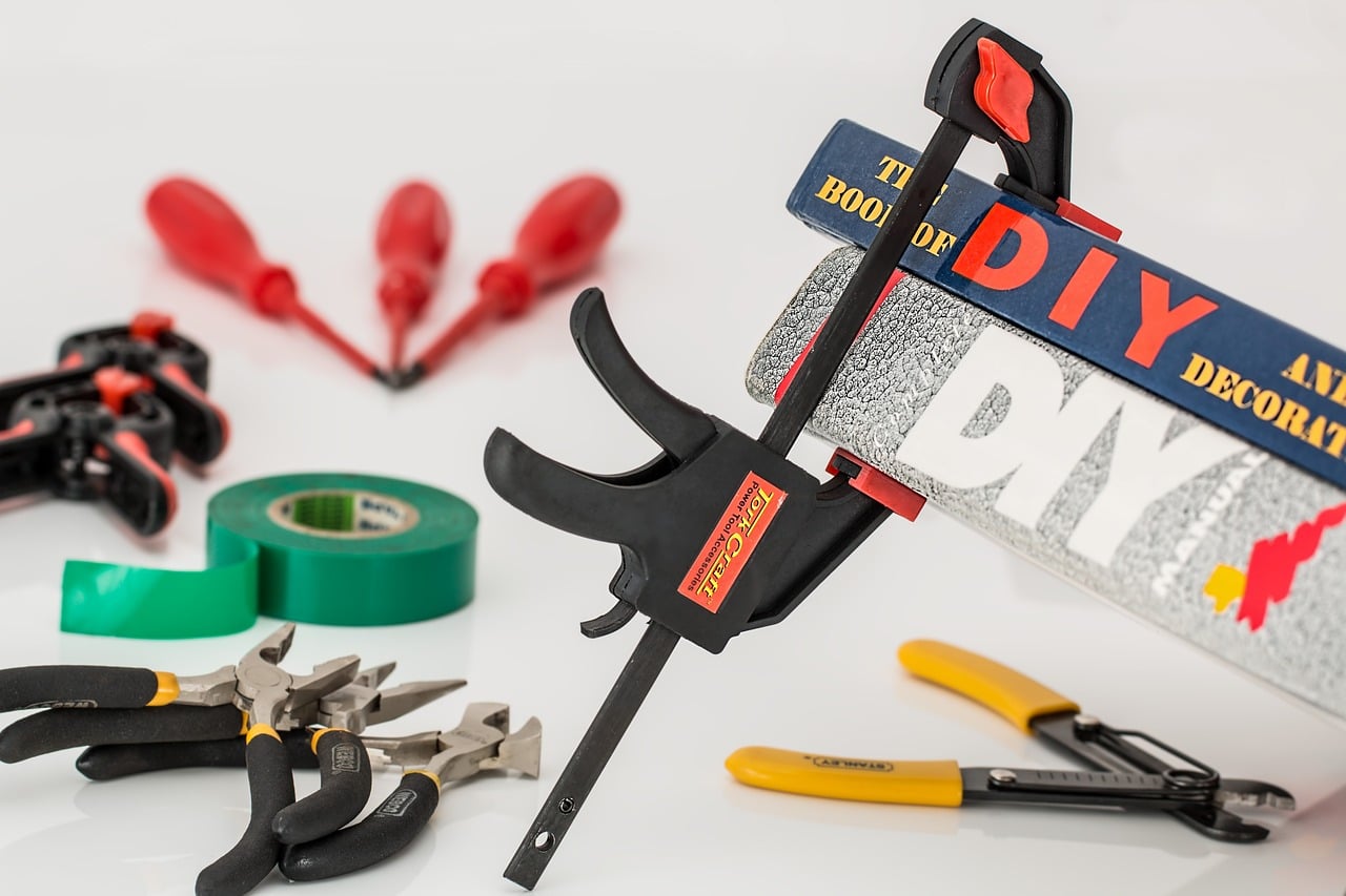 découvrez notre guide complet sur les outils diy : astuces, conseils et recommandations pour choisir et utiliser les meilleurs équipements pour vos projets de bricolage. transformez vos idées en réalité avec les bons outils!